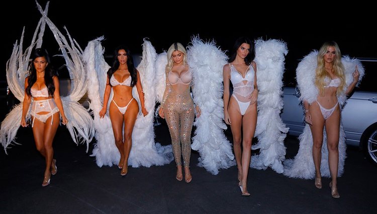 Las Kardashian-Jenner disfrazadas de Ángeles de Victoria's Secret / Foto: Instagram