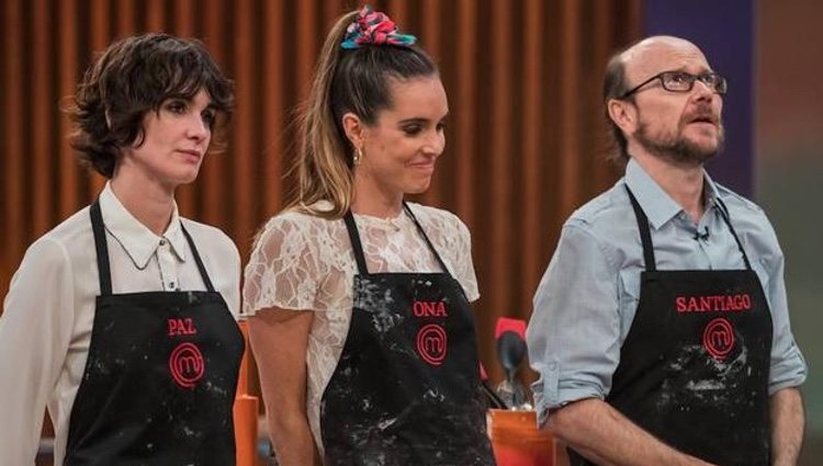 Santiago Segura en la prueba de eliminación con Paz Vega y Ona Carbonell/ Fuente: La 1