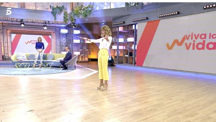 Emma García dando comienzo al programa / Telecinco.es