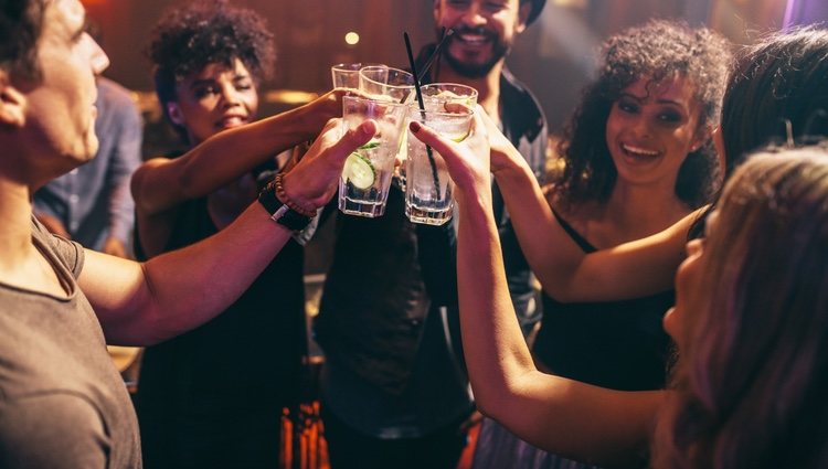 El exceso de alcohol puede dañarte