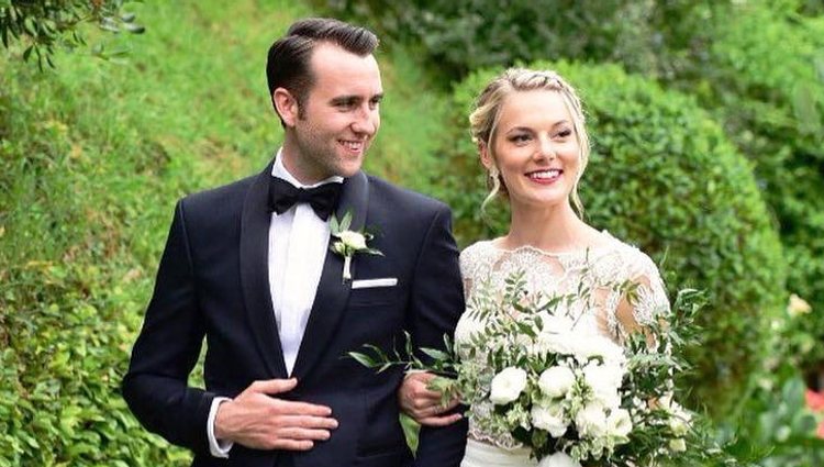 Matthew Lewis en día de su boda con Angela Jones en Italia