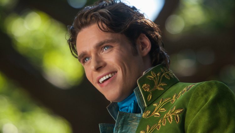 Richard Madden como el Príncipe Encantador en 'Cenicienta (Cindirella)