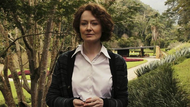 Miranda Otto como Elizabeth Bishop en la película 'Luna en Brasil' (2013)