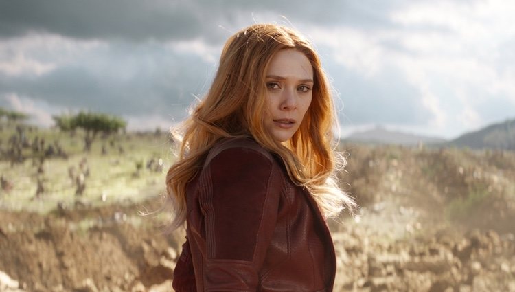 Elizabeth Olsen como Bruja Escarlata