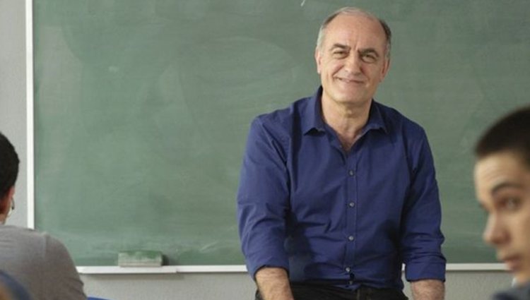 Merlí Bergeron en una de sus clases de Filosofía en 'Merlí'