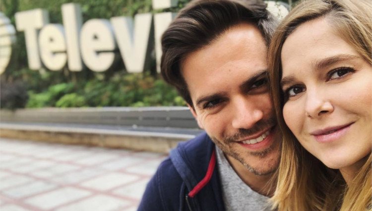 Natalia Sánchez y Marc Clotet posan muy contentos/Foto:Instagram