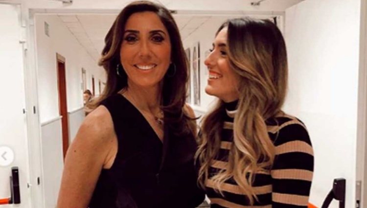 Anna Ferrer junto a su madre Paz Padilla en los platós de Mediaset| Foto: Instagram