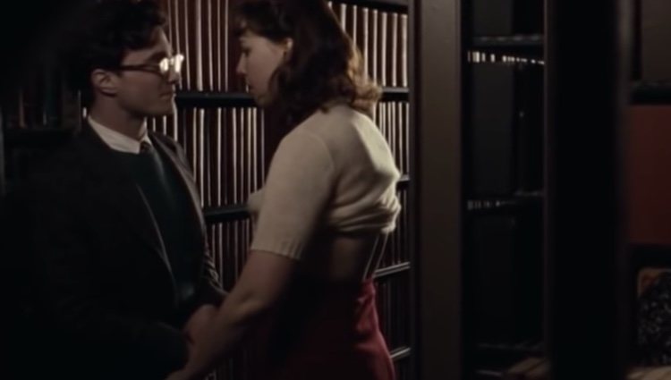 Escena íntima entre Daniel Radcliffe y su novia Erin Darke / Foto: YouTube