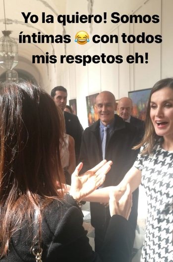 Elena Furiase saluda a la Reina Letizia