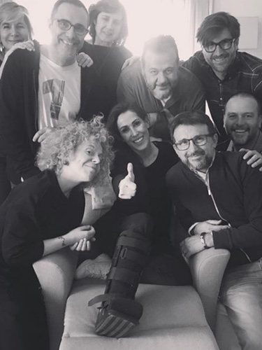 Malú junto al equipo de Sony Music