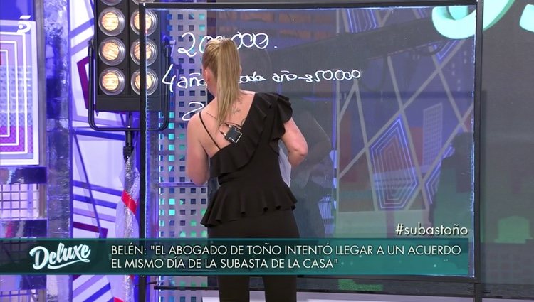 Belén Esteban explicando la estrategia de la puja en 'Sábado Deluxe' | Foto: telecinco.es