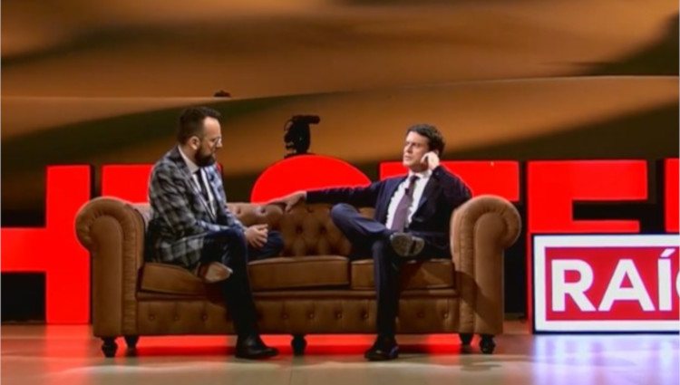 Manuel Valls junto a Risto Mejide durante su entrevista en 'Chester'/Foto:Mitele