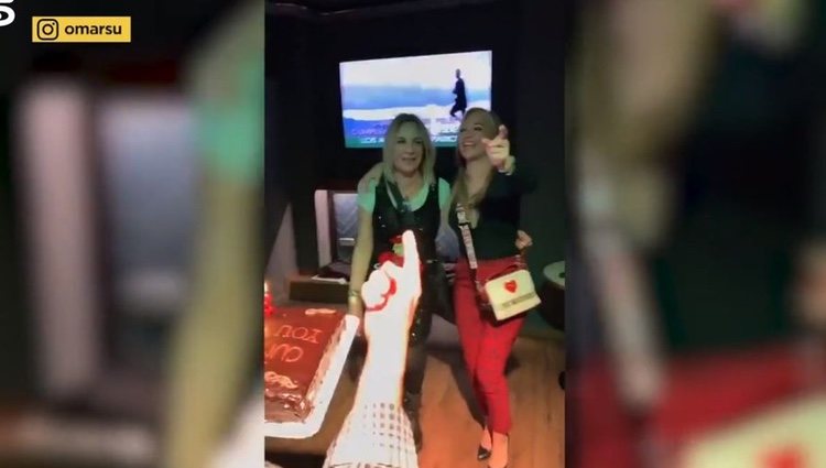 Belén Rodríguez y Belén Esteban cantando el 'Cumpleaños Feliz' | Foto: telecinco.es