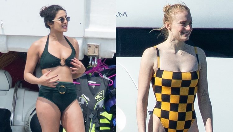 Priyanka Chopra y Sophie Turner en alta mar