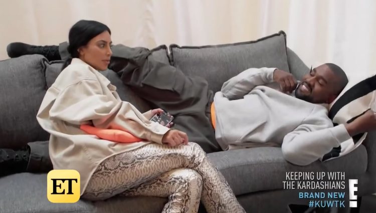 Kim K. y Kanye W. teniendo una conversación para arreglar sus problemas | Foto: E!