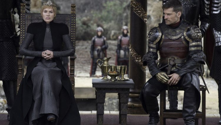 Cersei </p><p>y Jaime durante las negociaciones con Daenerys