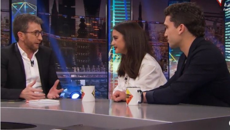 María Pedraza y Jaime Lorente durante su entrevista con Pablo Motos en 'El Hormiguero'/Foto:Atresplayer