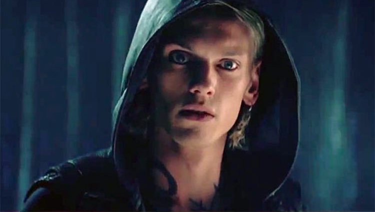 Jamie Campbell Bower en 'Cazadores de sombras'