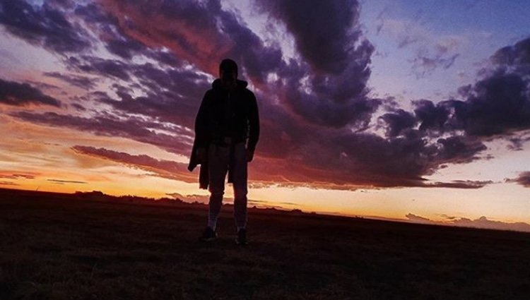 Mario Casas viendo el atardecer en Tanzania l Foto: Instagram