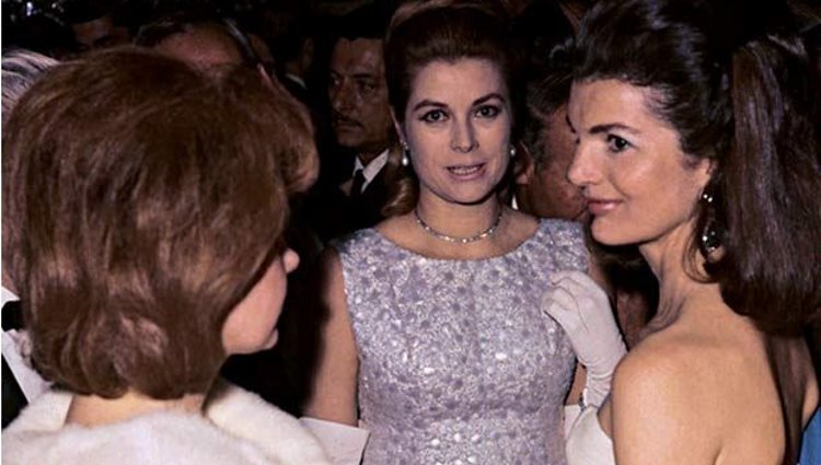 La Duquesa de Alba con Grace Kelly y Jackie Kennedy en el baile de Casa de Pilatos | Pinterest