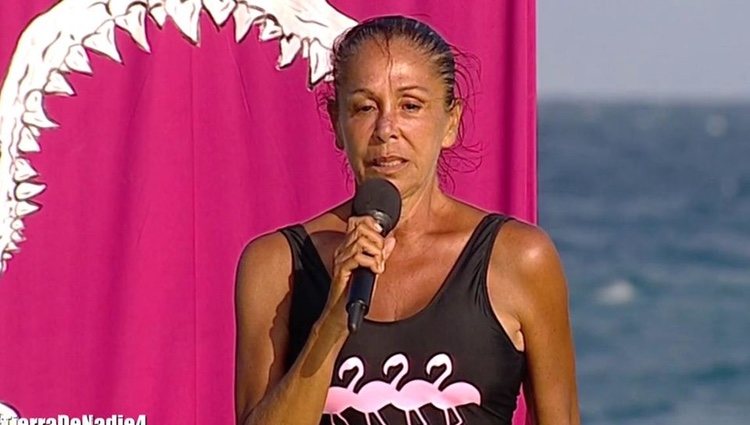 Isabel Pantoja felicita, emocionada, a su madre | Foto: telecinco.es