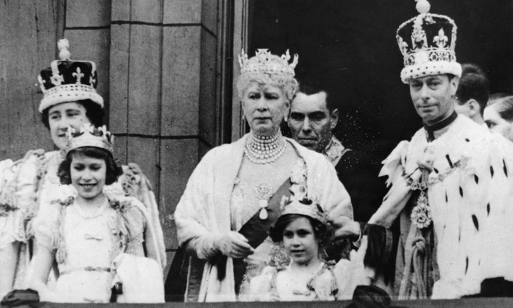 La Familia Real Británica en la coronación del Rey Jorge VI | Pinterest