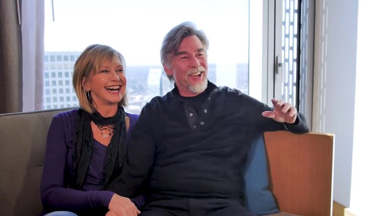 Olivia Newton John y John Easterling hablan del cáncer l Foto: Youtube