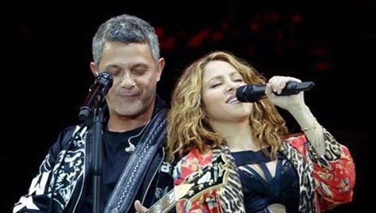 Shakira con Alejandro Sanz durante su concierto/ Foto: Instagram