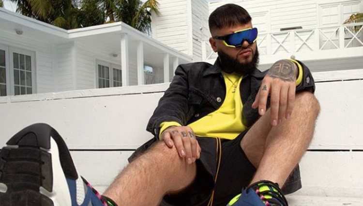 Farruko posando casual en Instagram