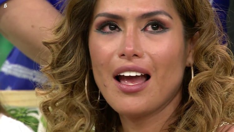 Miriam Saavedra se emociona en 'Sálvame' escuchando las palabras de Carlos Lozano Foto: Telecinco