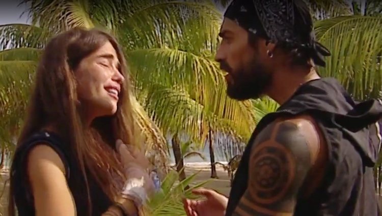 Violeta se despide de Fabio en 'Supervivientes' / Foto: Telecinco.es