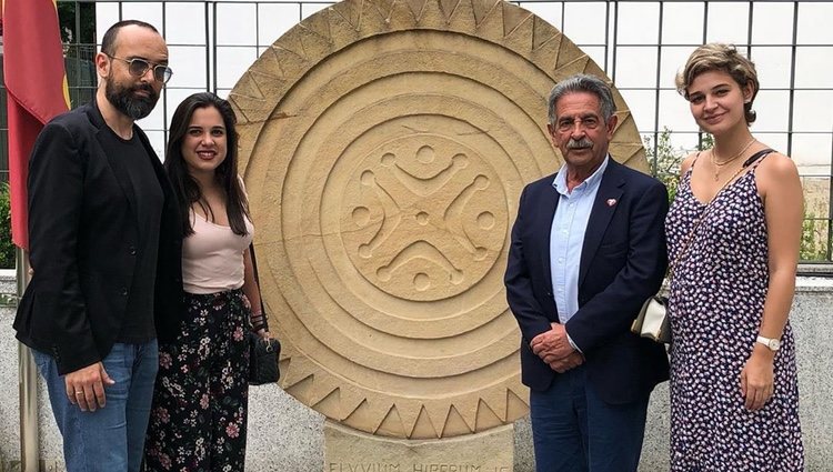 Risto Mejide y Laura Escanes con el Presidente de Cantabria Miguel Ángel revilla y su hija Lara/ Foto: Instagram