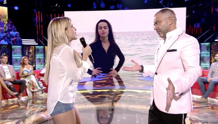 Jorge Javier Vázquez y Oriana Marzoli en el plató de 'Supervivientes 2019' | Foto: Telecinco.es