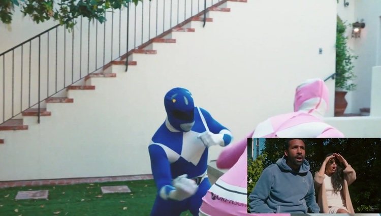 Los Power Rangers peleando para descubrir el sexo del bebé