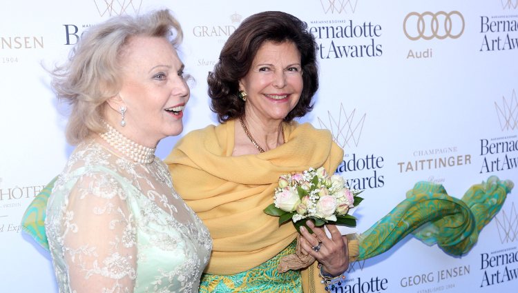 Marianne Bernadotte con la Reina Silvia de Suecia en los Bernadotte Art Awards 2014 | Instagram