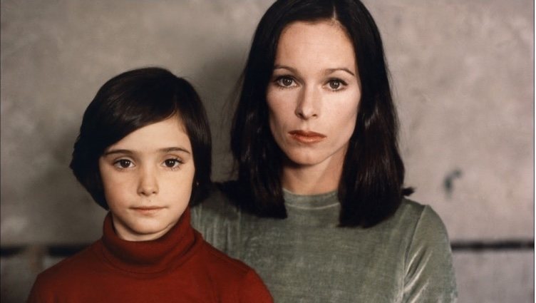 Geraldine Chaplin en un fotograma de 'Cría cuervos'