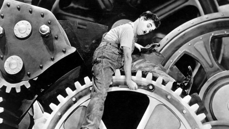 Charles Chaplin en la película 'Tiempos modernos'