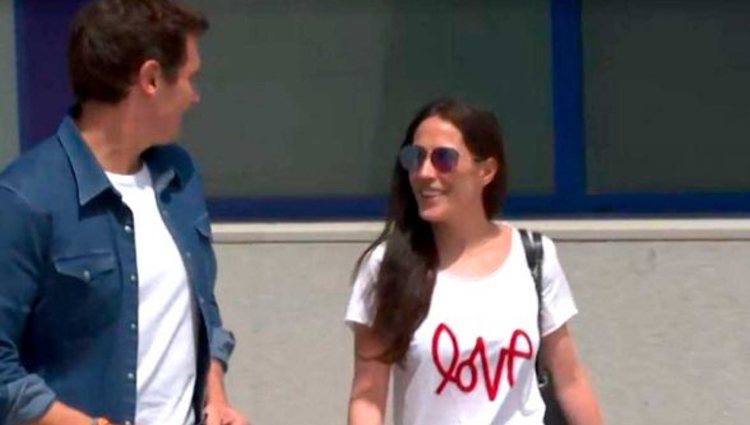 Malú y Albert Rivera salieron juntos del hospital | Foto: Antena 3