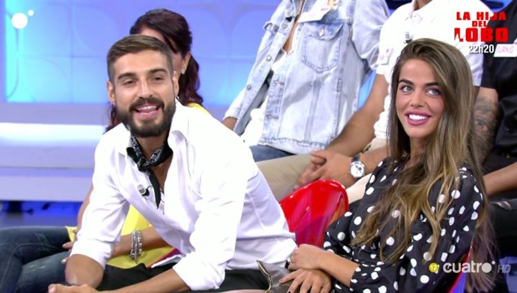 Violeta y Fabio en el plató de 'MYHYV' / Cuatro.com