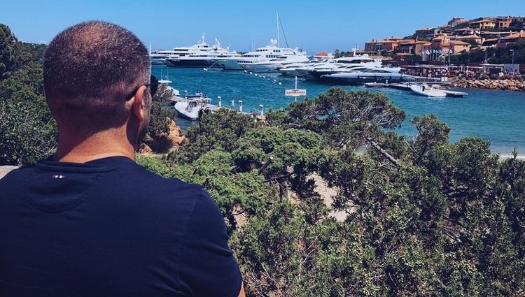 Jorge Javier en las playas de Cerdeña / Foto: Instagram