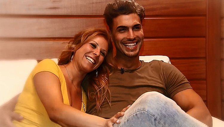 Facu y Ari en el trono de verano | Foto: telecinco.es