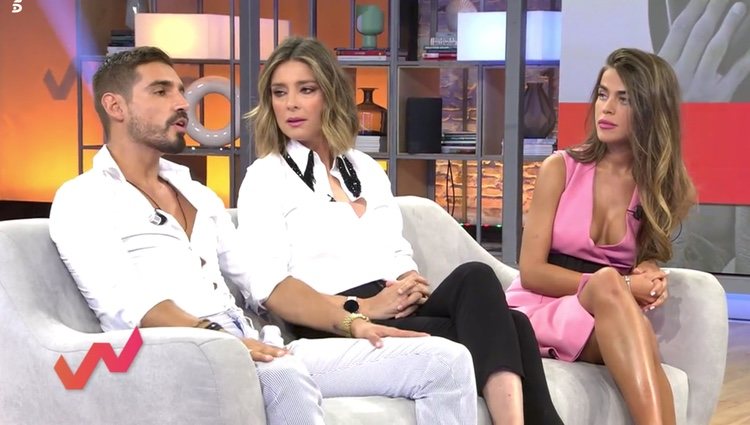 Violeta y Fabio junto a Sandra Barneda en 'Viva la Vida'/Foto: telecinco.es