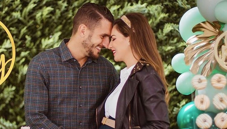 Koke Resurrección y Beatriz Espejel en la baby shower de su hijo/ Foto: Instagram