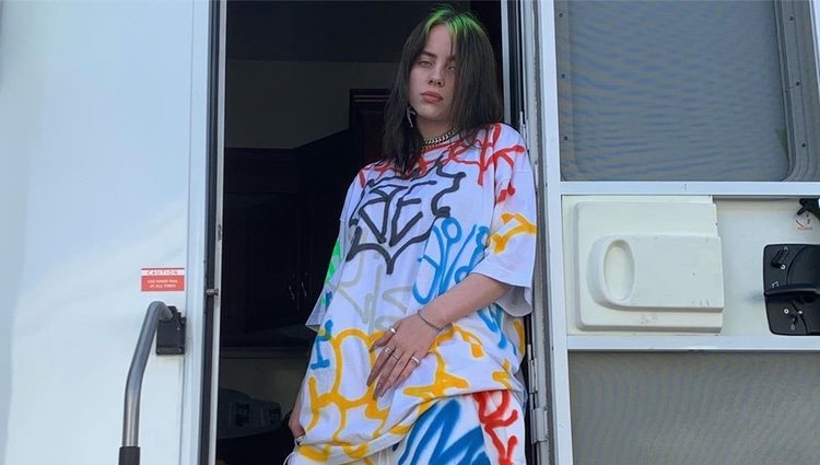 Billie Eilish posando | Instagram