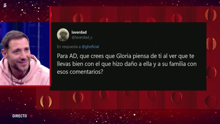 Antonio David Flores leyendo la pregunta de la audiencia | Telecinco.es