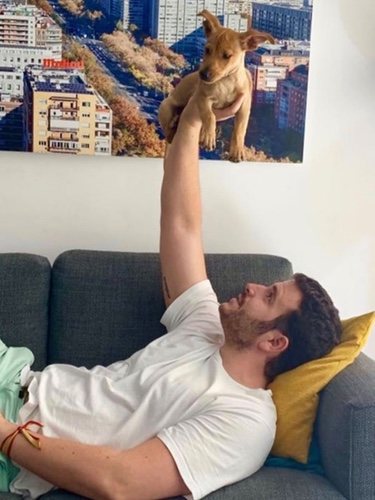 Álex Lequio con su perrito/ Foto: Instagram