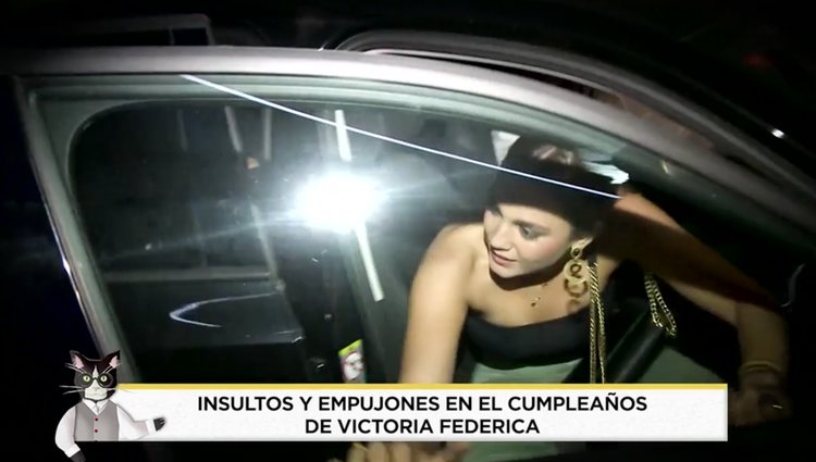 Imágenes del enfrentamiento de los amigos de Victoria Federica y la cámara del programa 'Socialité'/Foto: telecinco.es