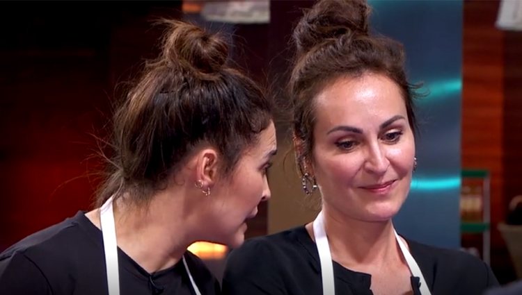 Vicky Martín Berrocal le comenta a Ana Milán su error con la gelatina - Fuente: Rtve.es