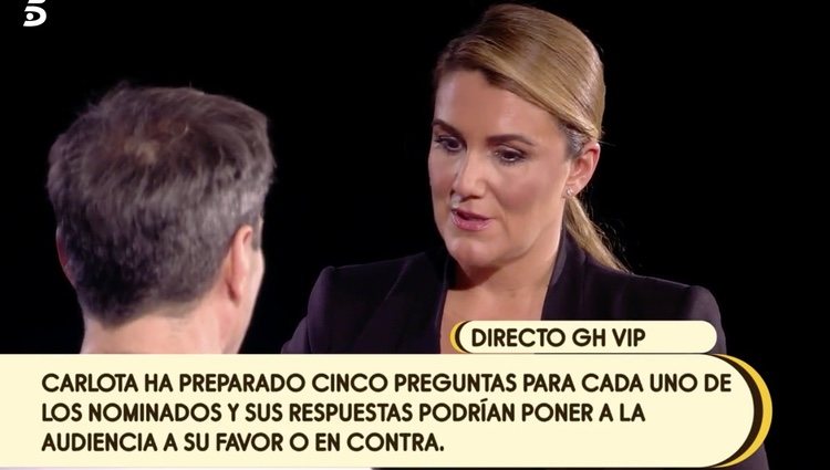 Carlota Corredera hablando con Maestro Joao | Foto: telecinco.es