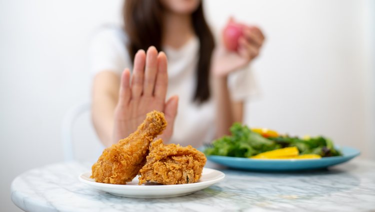 Tendrá que empezar a comer sano y dejar la comida basura